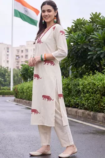 women animal printed regular cotton kurta with palazzos