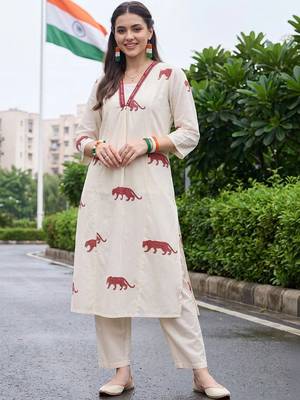 women animal printed regular cotton kurta with palazzos 1