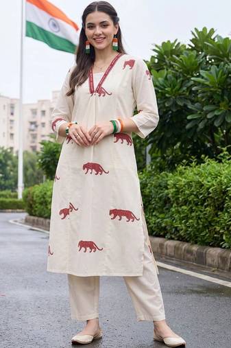 women animal printed regular cotton kurta with palazzos