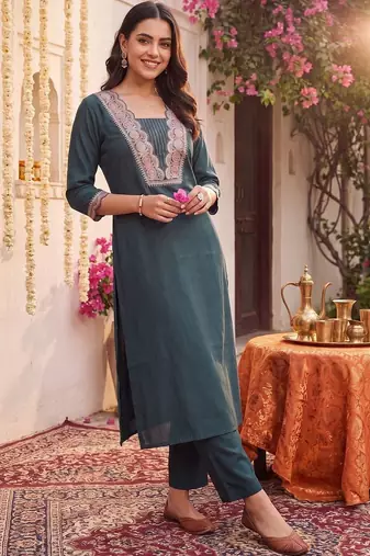 women ethnic motifs embroidered regular thread work kurta with trousers