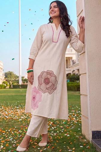women floral embroidered regular thread work kurta with trousers
