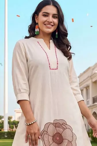 women floral embroidered regular thread work kurta with trousers