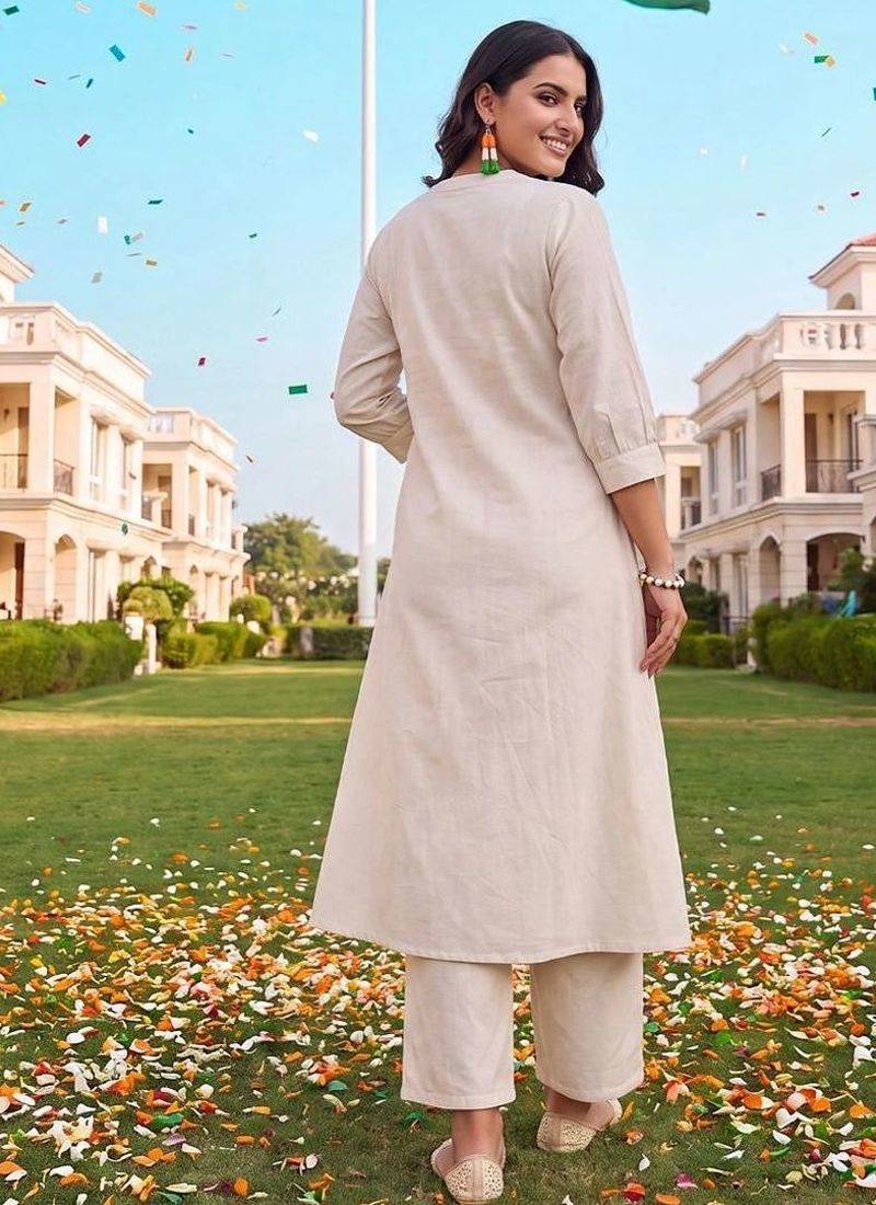 women floral embroidered regular thread work kurta with trousers