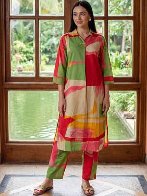women printed regular cotton kurta with trousers 5