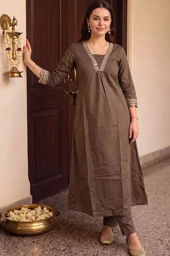 women ethnic motifs embroidered regular thread work kurta with trousers