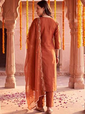 women ethnic motifs embroidered regular thread work liva kurta with trousers & with dupatta 4
