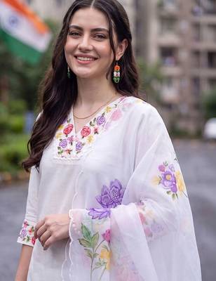 floral embroidered regular thread work liva kurta with trousers & with dupatta 2
