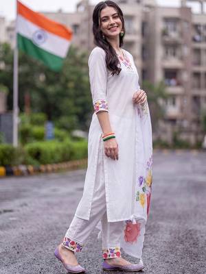 floral embroidered regular thread work liva kurta with trousers & with dupatta 3