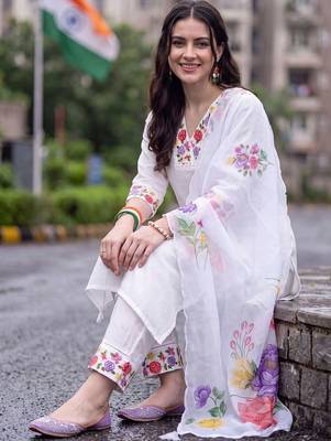 floral embroidered regular thread work liva kurta with trousers & with dupatta 5