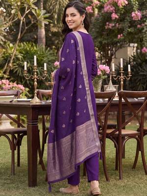women ethnic motifs embroidered regular kurta with trousers & with dupatta 4