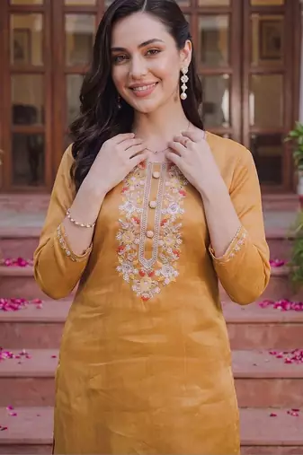 women floral embroidered regular thread work liva kurta with trousers & with dupatta