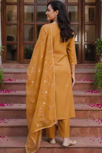 women floral embroidered regular thread work liva kurta with trousers & with dupatta
