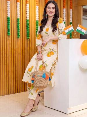 women printed regular cotton kurta with trousers 5