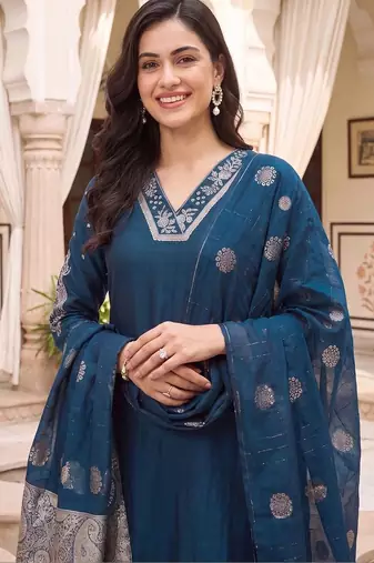 women ethnic motifs embroidered regular thread work kurta with trousers & with dupatta