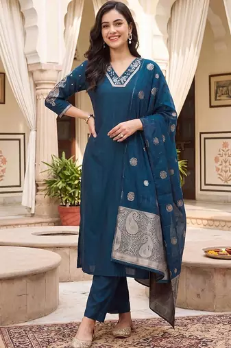 women ethnic motifs embroidered regular thread work kurta with trousers & with dupatta
