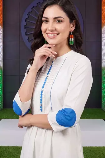 women printed regular thread work cotton kurta with trousers