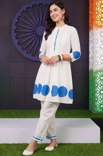 women printed regular thread work cotton kurta with trousers