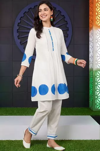 women printed regular thread work cotton kurta with trousers