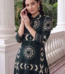 women ethnic motifs printed regular kurta with trousers