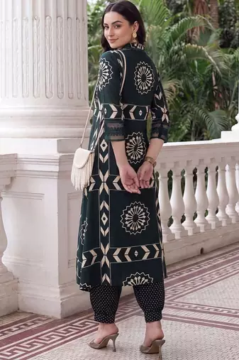 women ethnic motifs printed regular kurta with trousers