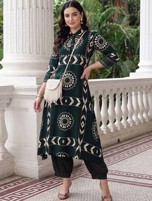 women ethnic motifs printed regular kurta with trousers 1