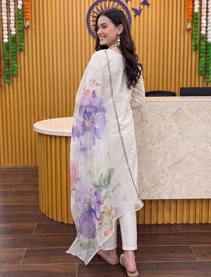 women floral embroidered regular thread work cotton kurta with trousers & with dupatta 4