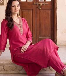 women ethnic motifs embroidered regular thread work kurta with trousers
