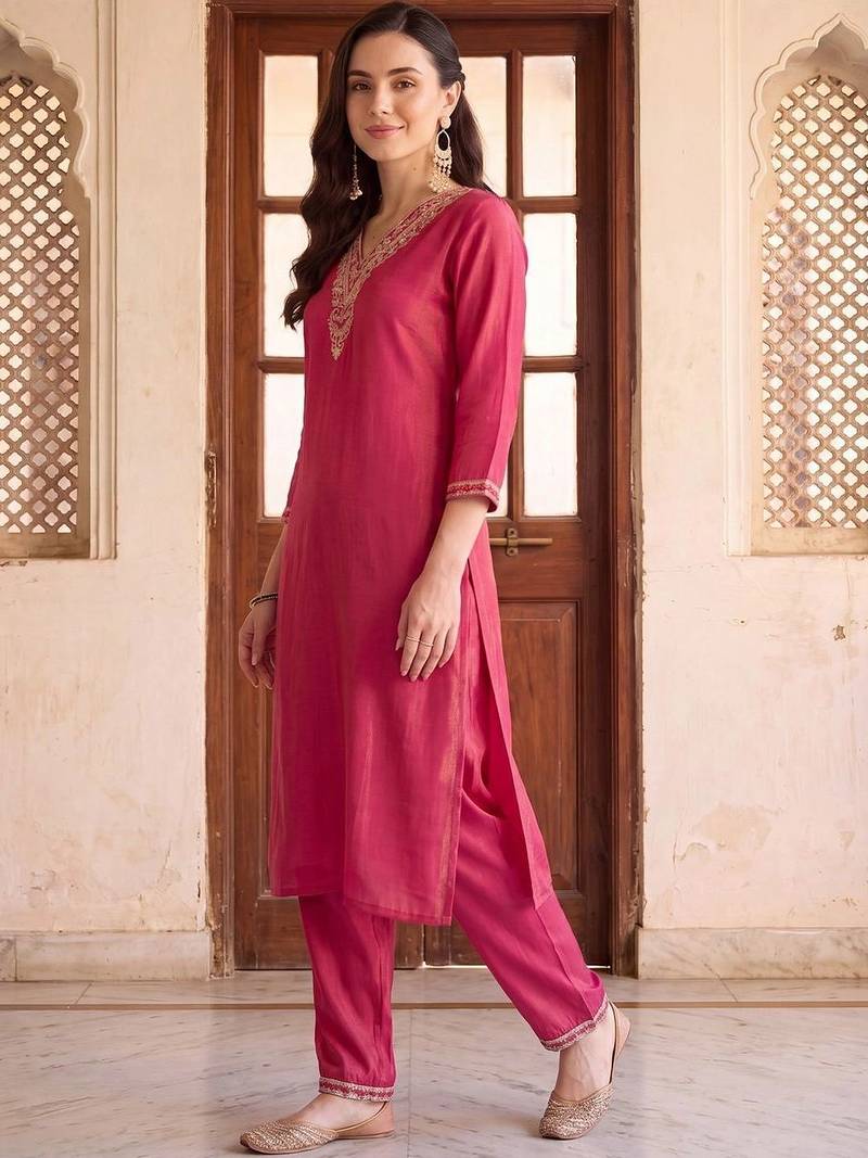 women ethnic motifs embroidered regular thread work kurta with trousers