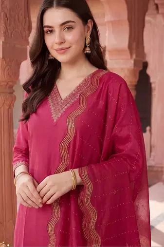 women ethnic motifs embroidered regular kurta with trousers & with dupatta