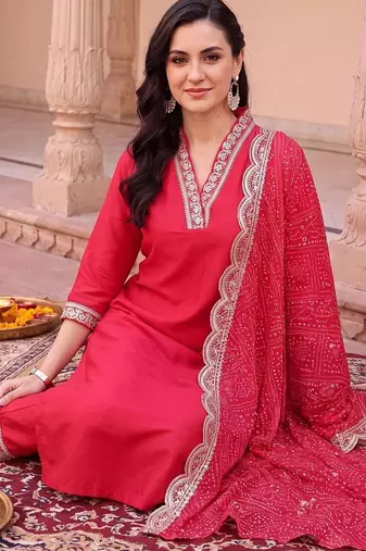 women regular thread work kurta with trousers & with dupatta