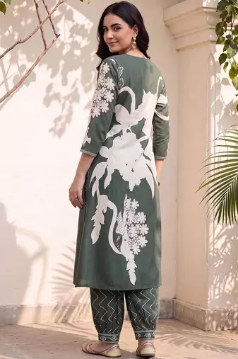 women floral printed regular kurta with trousers