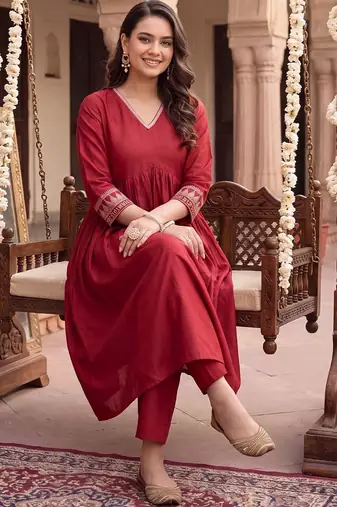 women empire thread work liva kurta with trousers