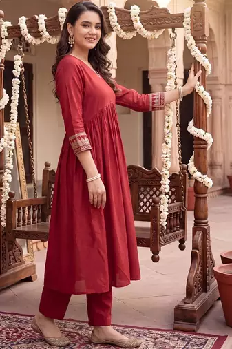 women empire thread work liva kurta with trousers