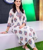 women floral printed regular cotton kurta with trousers