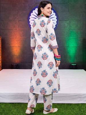 women floral printed regular cotton kurta with trousers 6
