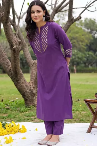 women printed regular kurta with trousers