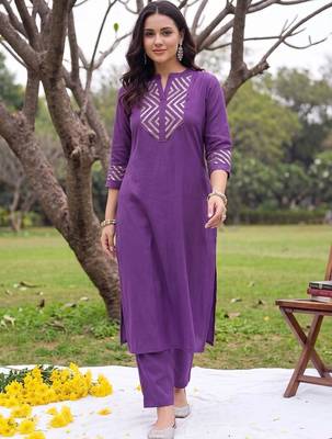 women printed regular kurta with trousers 5