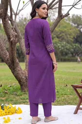 women printed regular kurta with trousers