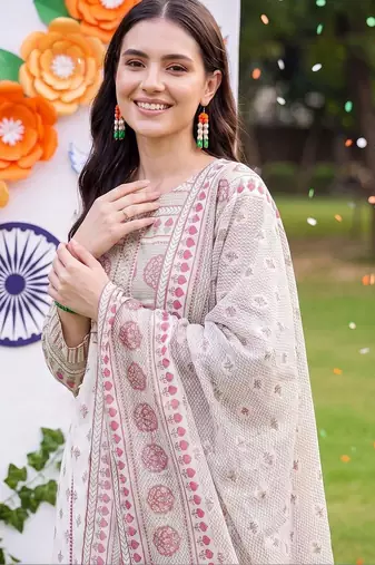 ethnic motifs printed regular cotton kurta with trousers & with dupatta