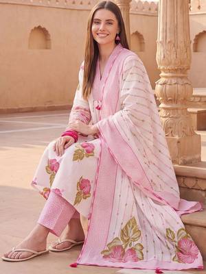 women floral printed regular cotton kurta with trousers & with dupatta 5