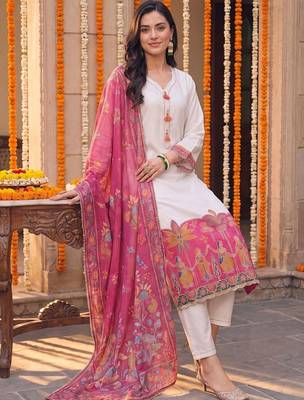 women ethnic motifs embroidered regular kurta with trousers & with dupatta 1