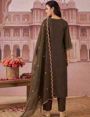 women ethnic motifs embroidered regular thread work liva kurta with trousers & with dupatta 4