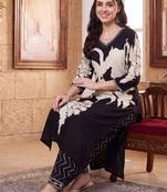 women floral printed regular kurta with trousers