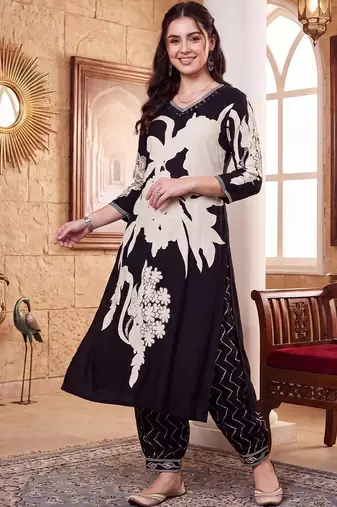 women floral printed regular kurta with trousers