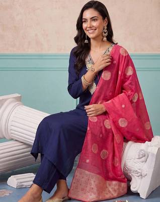 women ethnic motifs embroidered regular thread work kurta with trousers & with dupatta 6