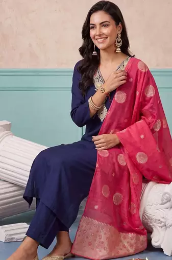 women ethnic motifs embroidered regular thread work kurta with trousers & with dupatta