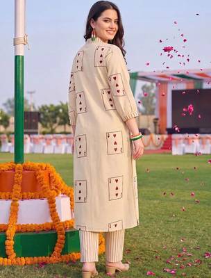 women printed regular kurta with trousers 6
