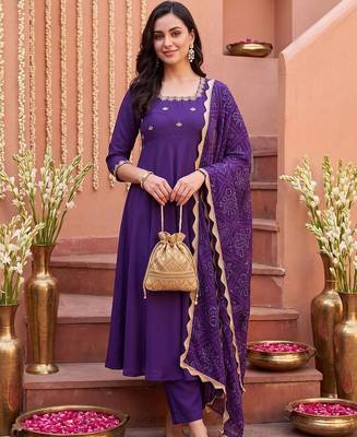 women ethnic motifs embroidered regular thread work kurta with trousers & with dupatta 6