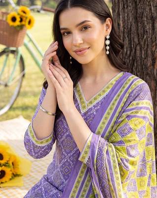 women ethnic motifs printed regular cotton kurta with trousers & with dupatta 2