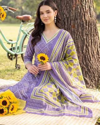 women ethnic motifs printed regular cotton kurta with trousers & with dupatta 4